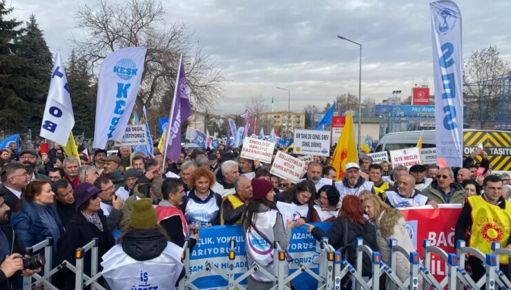 KESK’ten bakanlık önünde vergi adaleti ve emeklilik protestosu