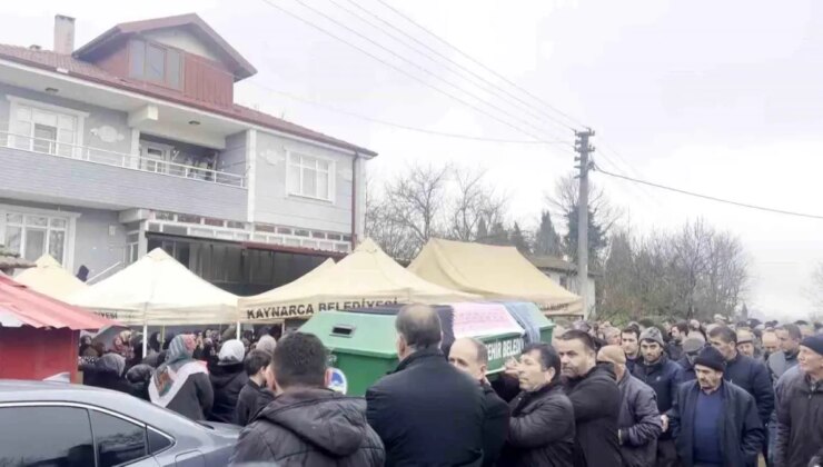 Kocaeli’de trafik kazasında hayatını kaybeden 14 yaşındaki öğrenci Sude Tamir toprağa verildi